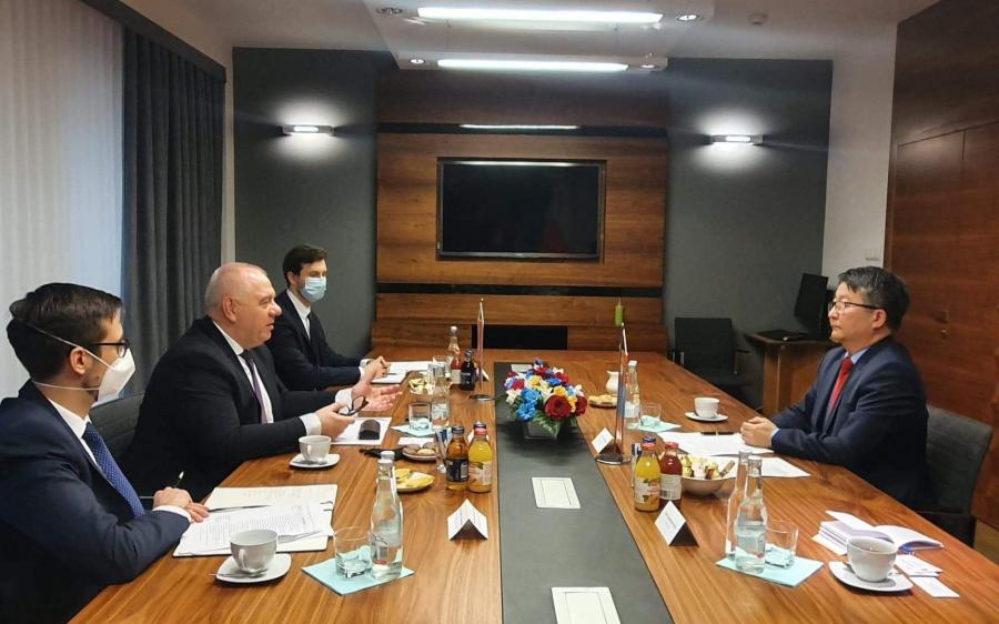 Mongolia, Poland discuss expansion of economic cooperation