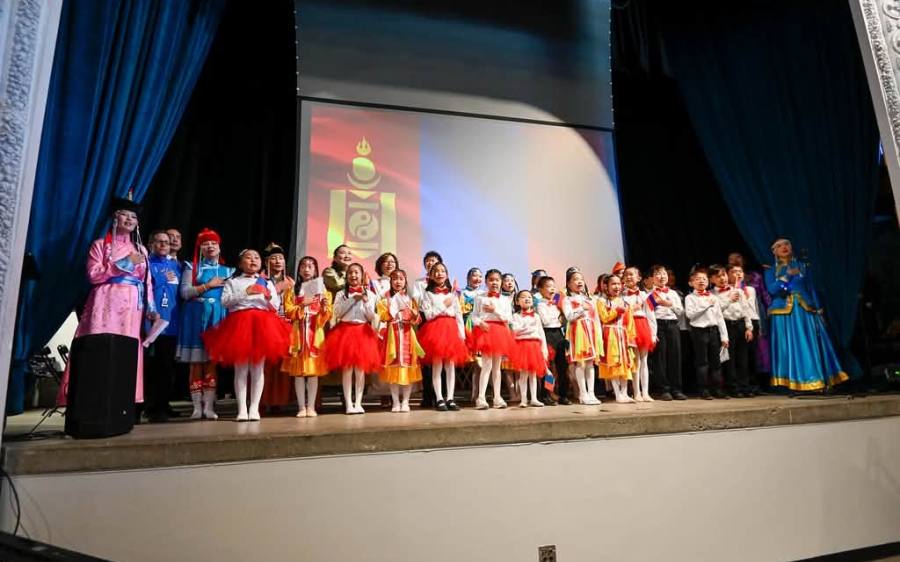 Монгол сургууль үүсгэн байгуулагдсаны 20 жилийн баяр